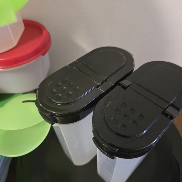 Tupperware Bundle - Picture 3 of 7